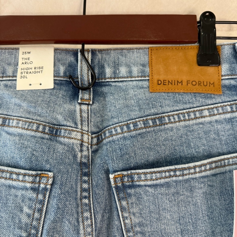 Aritzia Denim Forum The Arlo High Rise Straight Jeans Size 25W 30L - Picture 6 of 9